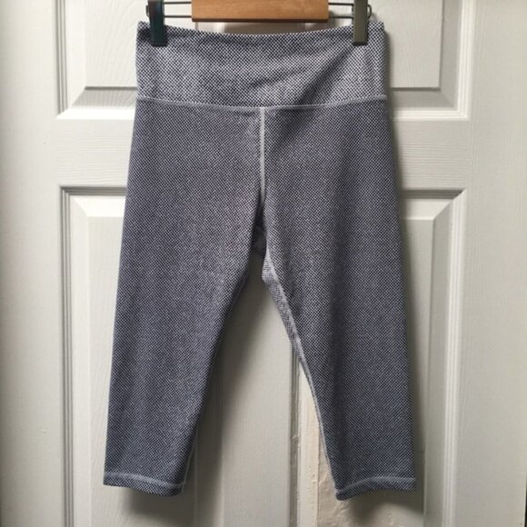 ZYIA Active Black White Geometric Print Crops Sz 8-10 - Picture 2 of 7